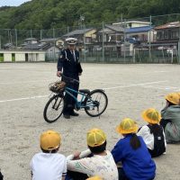 交通ルールをしっかり守って、交通安全に心がけます。