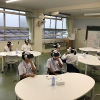 ＶＲ・ＡＩ・実験で「水害への備え」を学ぶ　９年生