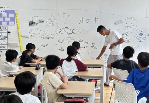 ５年生　落ち鮎へ興味津々（わかあゆ学）