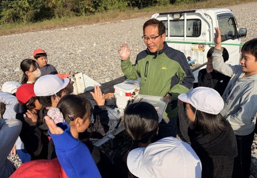 瀬張り網漁を体験、伝統を学び劇に活かす　５年生わかあゆ学