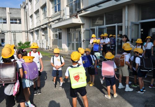 新たなあいさつ運動が始まりました（9月18日）