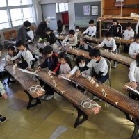 ４年琴の学習（11月27日）