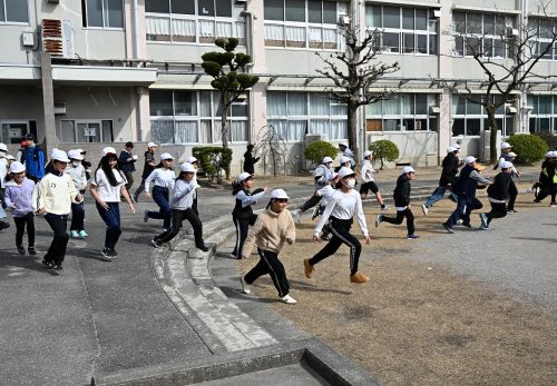 ６年生と４年生が遊ぼうの会（3月2日）