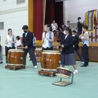 保護中: 岐阜聖徳学園高等学校和太鼓部の迫力ある演奏に感動した芸術鑑賞会
