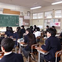 １年３組が「誇れる授業」として、道徳の授業を行いました