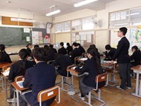 ２年３組が「誇れる授業」として、数学の授業を行いました