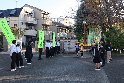 岐阜中央中学校区内「小中合同あいさつ運動」【１１月６日（水）】