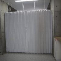 アコーディオンカーテンを設置しました