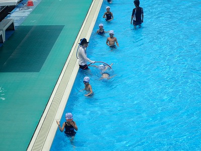 保護中: 体育「水遊び」本格指導！