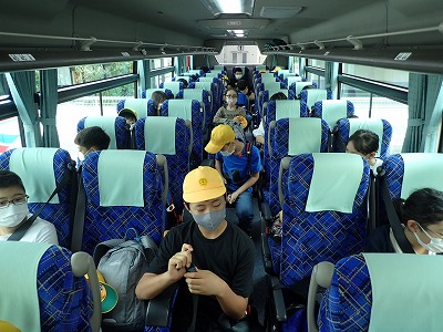 保護中: 修学旅行「バスでの移動」