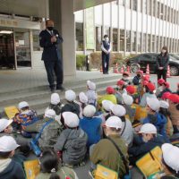 保護中: 岐阜中警察署への「社会見学」