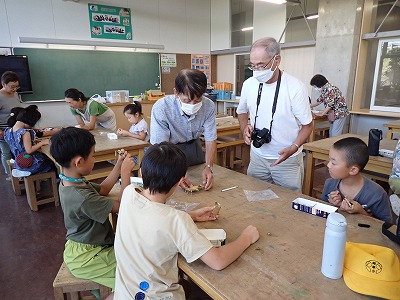 保護中: サマースクール第５日「竹細工を作ろう」