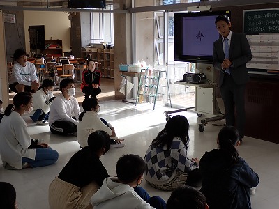 保護中: 鳥取県からの研修派遣の先生と６年生がご対面！