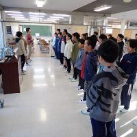 保護中: 学年合唱「校歌」練習