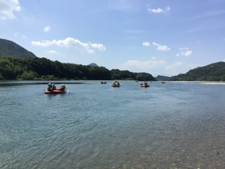 保護中: 【５年川下り】全員★岐阜小学校へ帰校