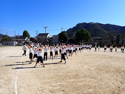 保護中: 運動会・１・２年岐阜小校歌ダンス練習