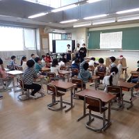 保護中: ５年生発表の「児童集会」