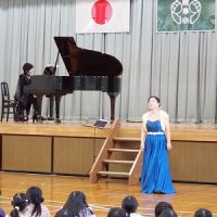 保護中: 全校「音楽鑑賞会」