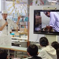 保護中: ４学年ＰＴＡ事業「鮎菓子づくり」