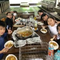 保護中: 【５年・野外学習】１日目・夕食（カレーライス）