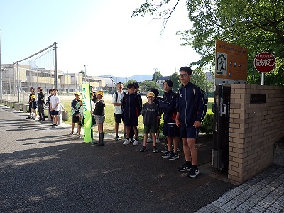 保護中: 岐阜中央中学校区「あいさつ運動」