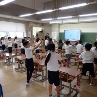 保護中: 夏休み前「オンライン全校集会」