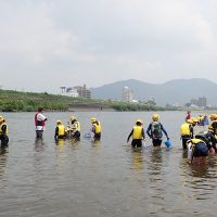 保護中: 【４年生】長良川「川遊び」