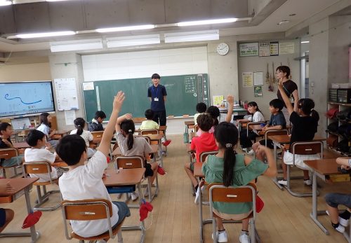保護中: ようこそ、教育実習の先生！
