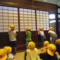 保護中: 【１年生】「たぬきの糸車」体験学習