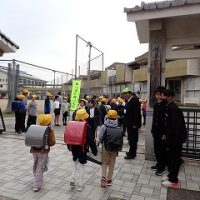 保護中: 岐阜中央中学校区内「あいさつ運動」最終日