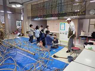 保護中: 【こよみのよぶね】芯棒・電球の取り付け