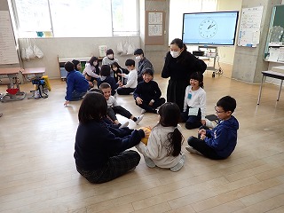 保護中: 冬空の下で深まる交流 ―なかよし活動