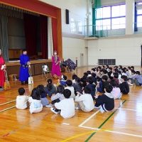 保護中: 「スーホの白い馬」の世界と出会う — 草原の風を感じた２年生