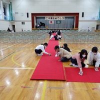 保護中: 明日の卒業式へ──4・5年生が心を込めて準備をしました