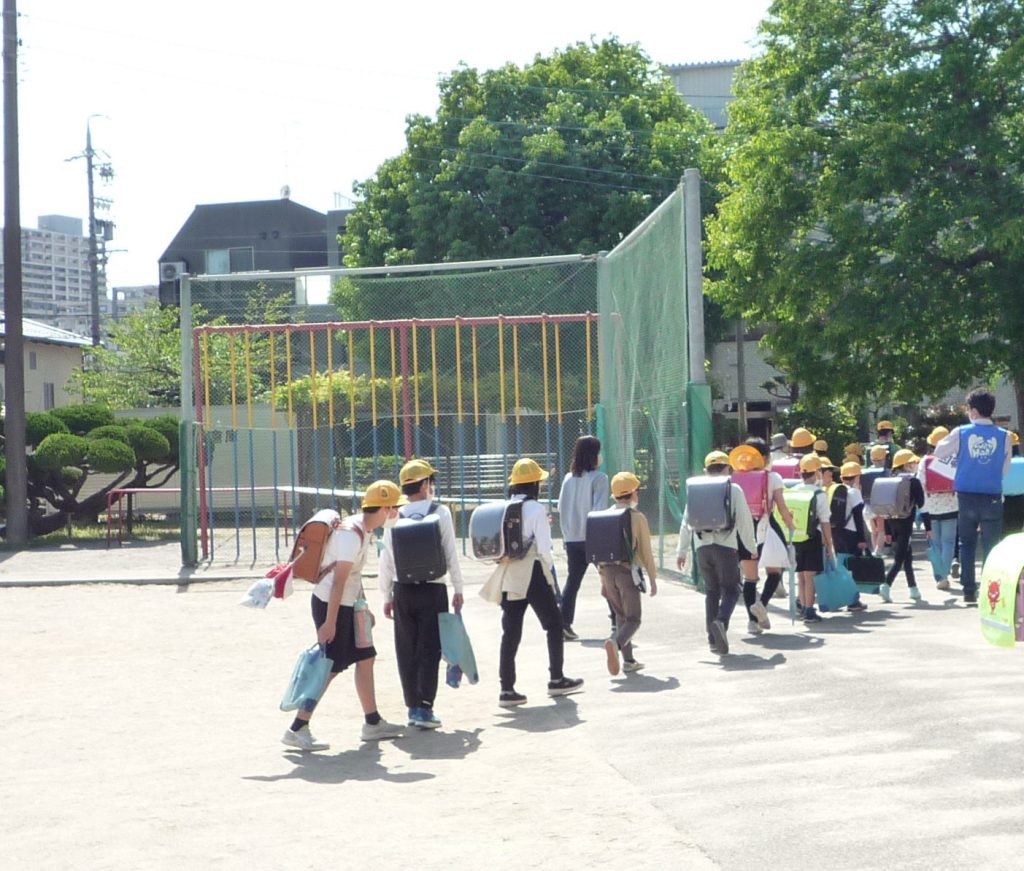 一斉下校 岐阜市立白山小学校