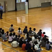 交通安全ルールを守るお手本になります。