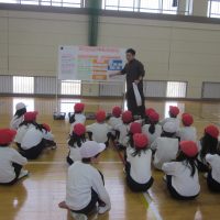 学年部研究会(３年２組・体育)