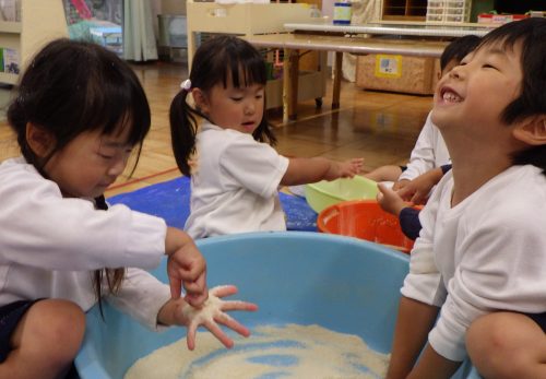 ひまわり組（3歳児）今週の一場面