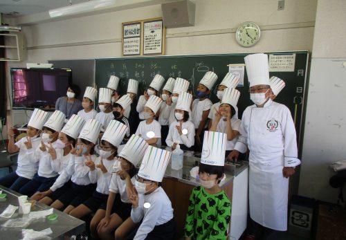 食のプロフェッショナル「味覚の授業」（4年生）