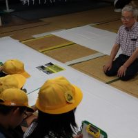 ６年生吉田旗店見学学習