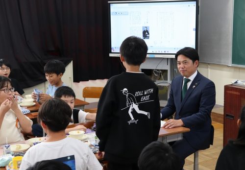 市長訪問（給食時間）