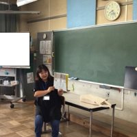 今日はどんなお話かな～コロボックルの方が読み聞かせをしてくださいました