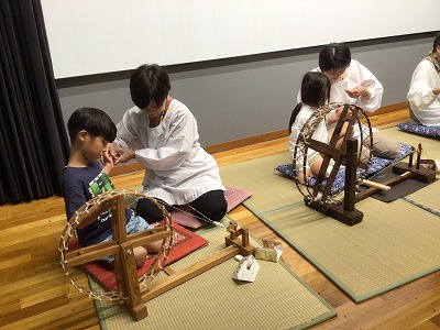 子ども歴史講座「たぬきの糸車」（１年生）