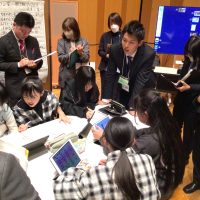 ６年２組がんばる！100人のお客さんの前で音楽の授業