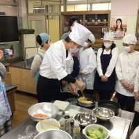 ５年生長良東小特製チャーハンを作ろう（桔梗園さんとのコラボ授業）