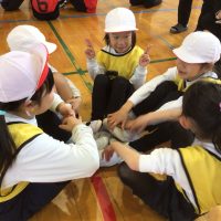 １年　体育科「的当てゲーム」