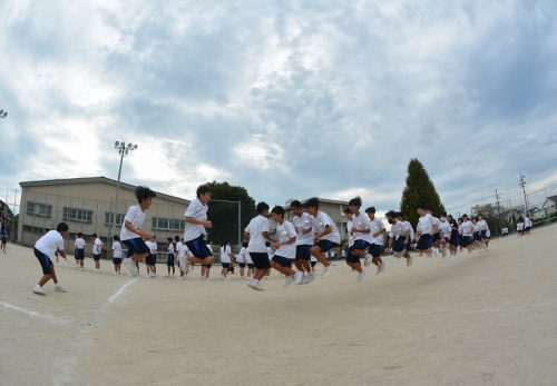 大縄跳びの練習にもクラスの個性が現れ始めました