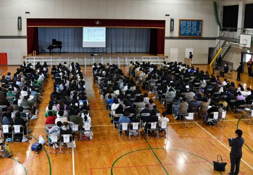 新入生 入学説明会を行いました