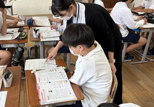 令和７年５月15日（木）　２年生 がんとその予防について考えました