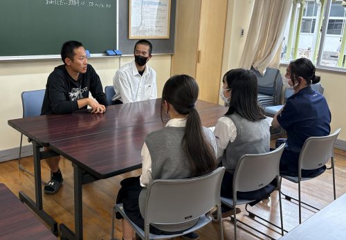 令和７年５月30日（金）　岐阜城北高生による、母校訪問